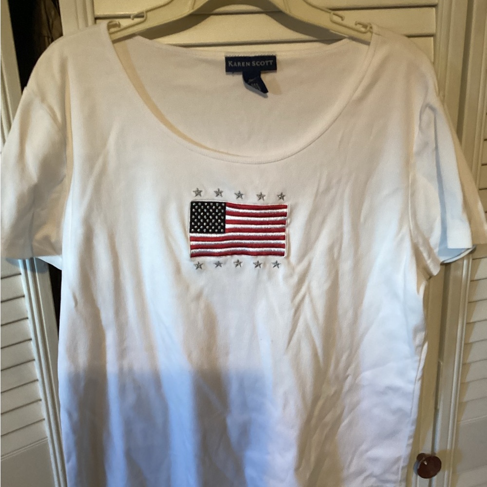 Karen Scott ladies patriotic white T-Shirt,NWoT